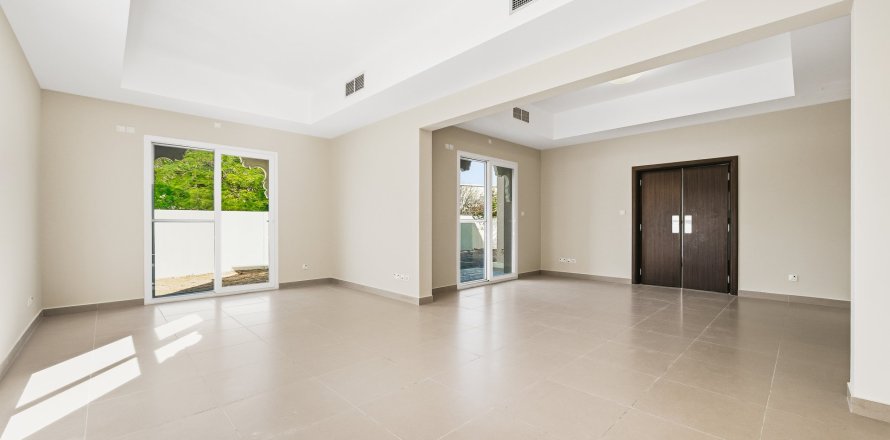 4 bedrooms Villa in Dubai Silicon Oasis, UAE No. 199717