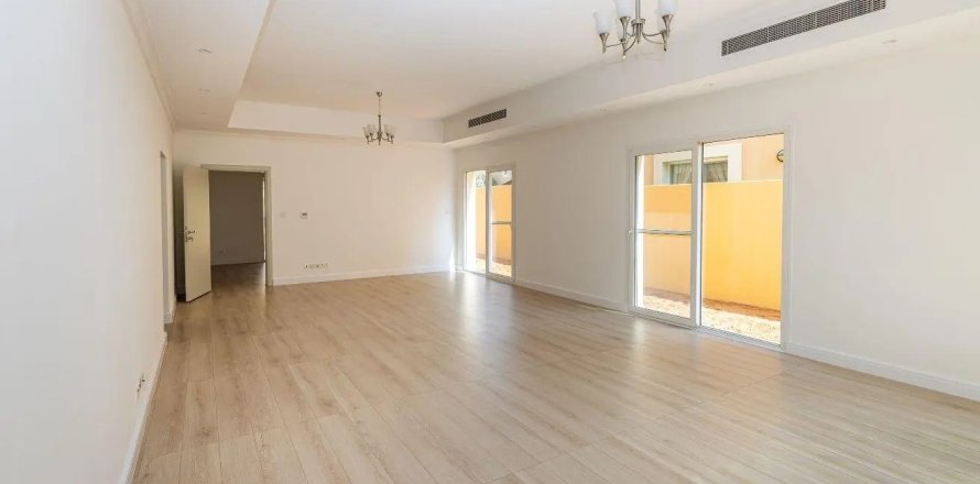 4 bedrooms Villa in Dubai Silicon Oasis, UAE No. 199715