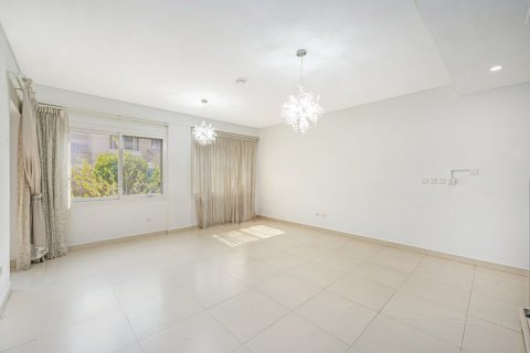 Townhouse de 3 dormitorios en Bella Casa, UAE No. 167545 5