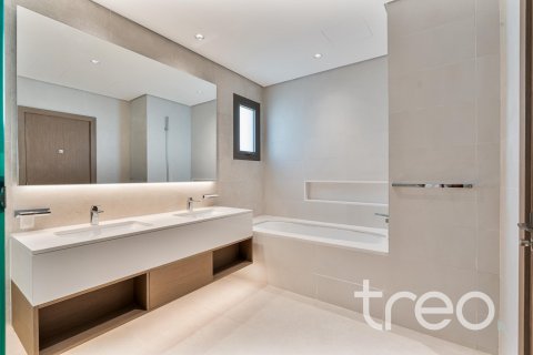 5 bedrooms Villa in District One, UAE No. 187971 14