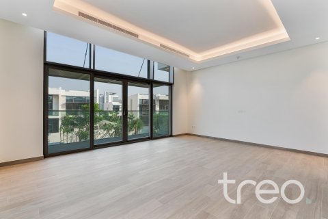5 bedrooms Villa in District One, UAE No. 187971 9