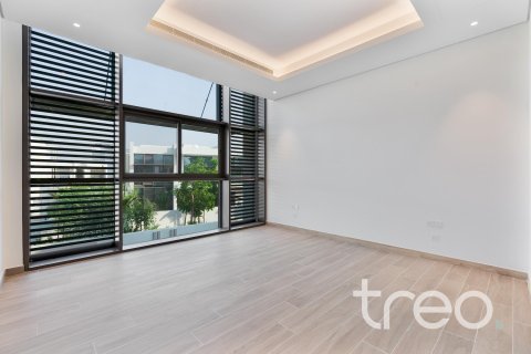 5 bedrooms Villa in District One, UAE No. 187971 8