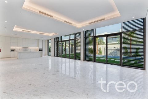 5 bedrooms Villa in District One, UAE No. 187971 4