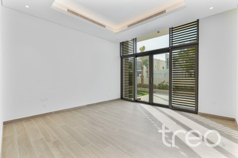 5 bedrooms Villa in District One, UAE No. 187971 6