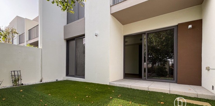 Villa de 3 dormitorios en Tilal Al Ghaf, UAE No. 142289