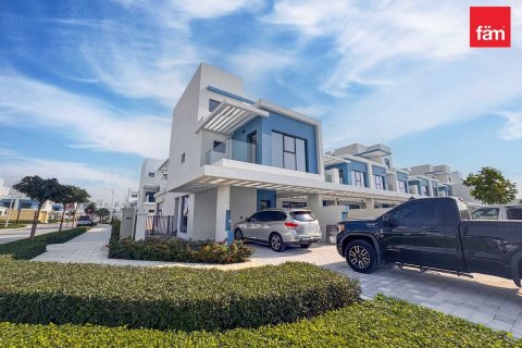 5 bedrooms Townhouse in Dubai, UAE No. 137266 3