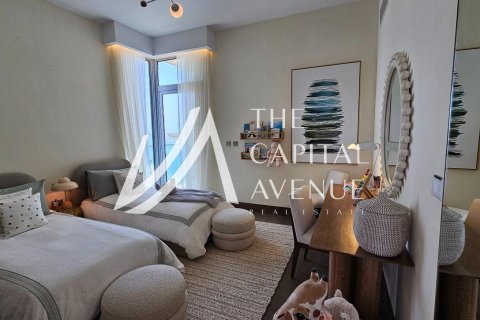 7 bedrooms Villa in Abu Dhabi, UAE No. 136969 6