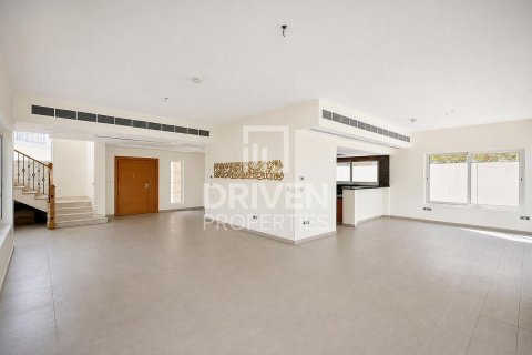 Villa de 4 dormitorios en Jumeirah Park, UAE No. 191536 6