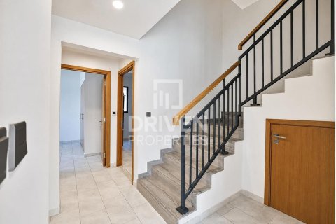 Villa de 4 dormitorios en Villanova, UAE No. 190761