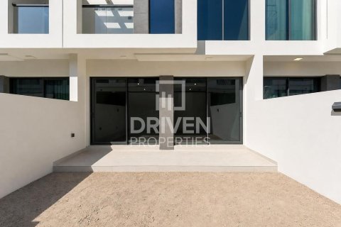 4 bedrooms Townhouse in Trump Estates, UAE No. 199955 4