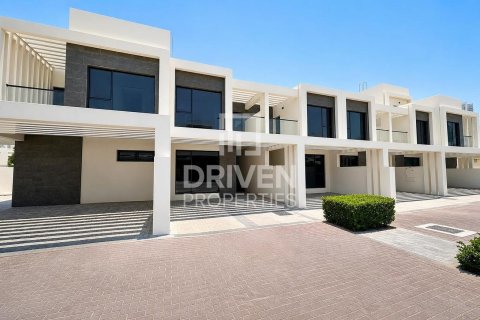 4 bedrooms Townhouse in Trump Estates, UAE No. 199955 5