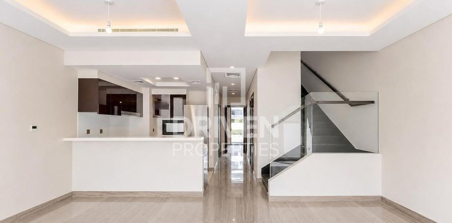 4 bedrooms Townhouse in Trump Estates, UAE No. 199955