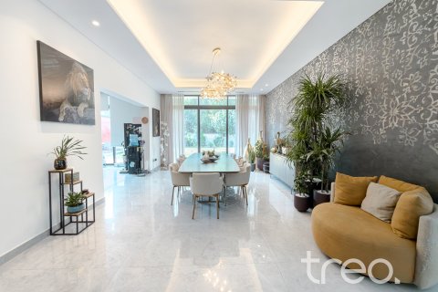 4 bedrooms Villa in Al Barari, UAE No. 183042 17