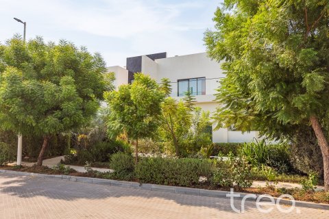 4 bedrooms Villa in Al Barari, UAE No. 183042 4