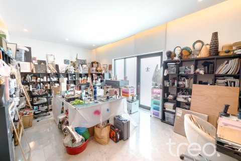 4 bedrooms Villa in Al Barari, UAE No. 183042 30