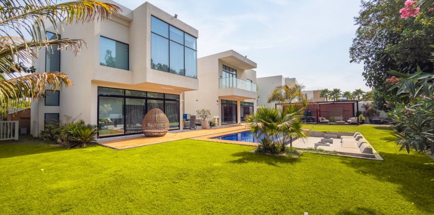 4 bedrooms Villa in Al Barari, UAE No. 183042