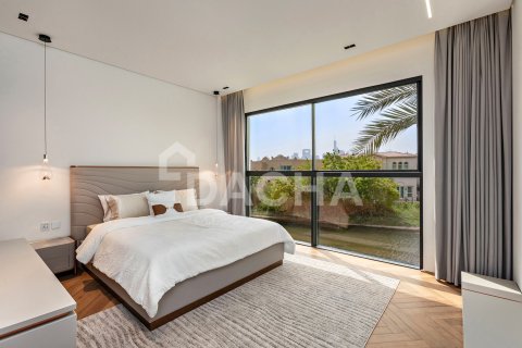 Вилла с 4 спальнями в Jumeirah Islands, ОАЭ №155355 14