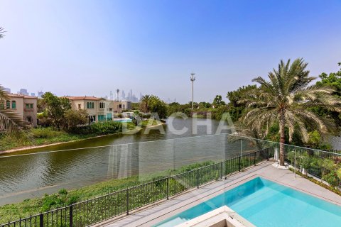 Вилла с 4 спальнями в Jumeirah Islands, ОАЭ №155355 6
