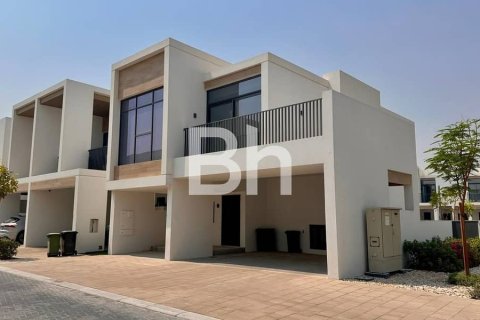 Townhouse de 4 dormitorios  No. 114364 2