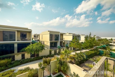 Villa de 4 dormitorios en Dubai, UAE No. 103157 2