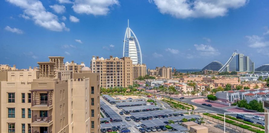 4 bedrooms Apartment in Umm Suqeim 3, UAE No. 194647