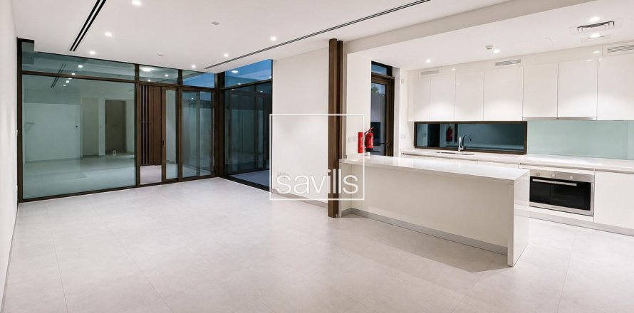 3 bedrooms Townhouse in Abu Dhabi, UAE No. 199194