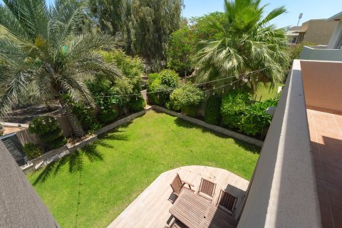 4 bedrooms Villa in Dubai, UAE No. 161070 3