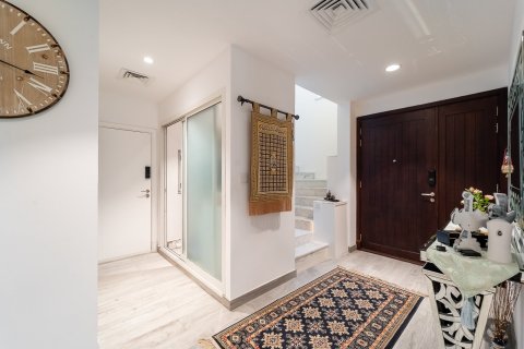 4 bedrooms Villa in Dubai, UAE No. 161070 13