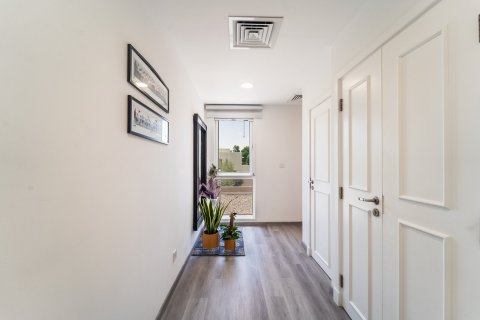 4 bedrooms Villa in Dubai, UAE No. 161070 29