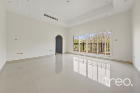 Вилла с 5 спальнями в Hacienda, ОАЭ №186726 12
