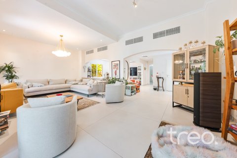 Villa de 3 dormitorios en Meadows, UAE No. 186725 4