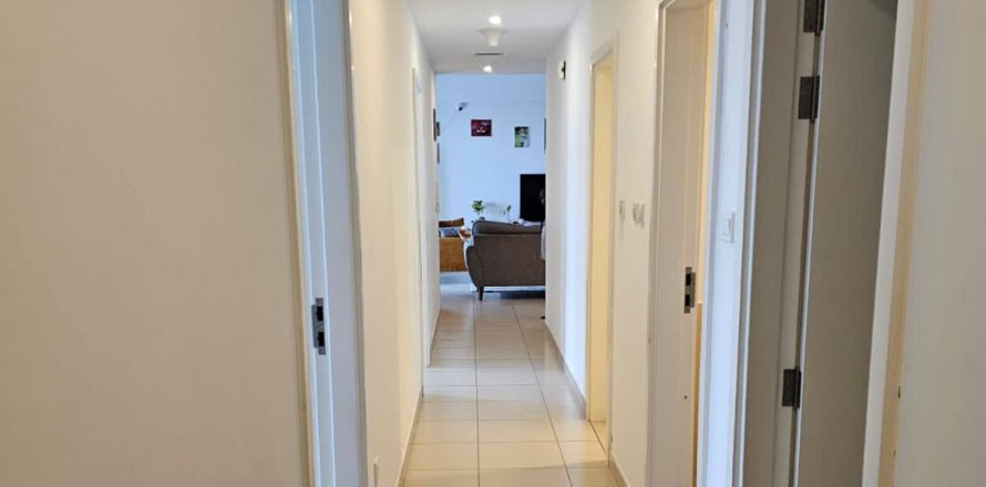 Apartment de 3 dormitorios en Hayat Boulevard, UAE No. 145924