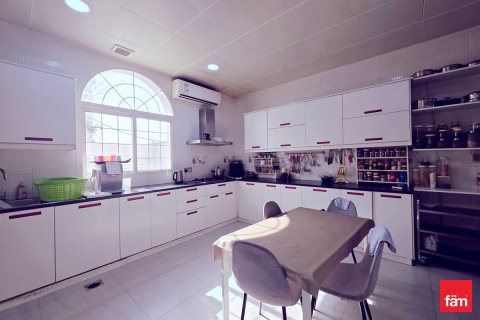 6 bedrooms Villa in Al Barsha, UAE No. 137320 17