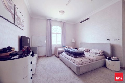 6 bedrooms Villa in Al Barsha, UAE No. 137320 11