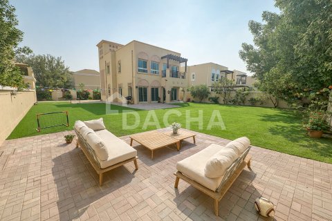 Вилла с 2 спальнями в Jumeirah Village Triangle, ОАЭ №155624