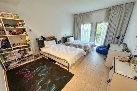 Вилла с 2 спальнями в Jumeirah Village Triangle, ОАЭ №155624 10