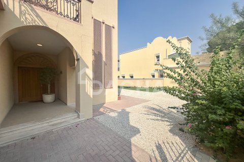 Вилла с 2 спальнями в Jumeirah Village Triangle, ОАЭ №155624 7