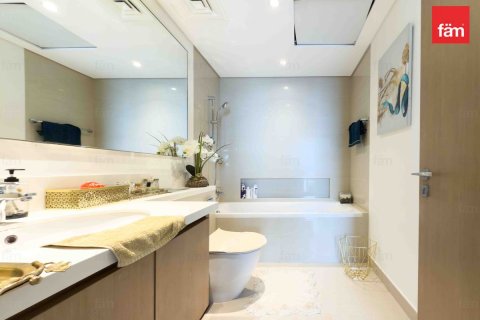 Apartment de 2 dormitorios en Dubai, UAE No. 90534 4