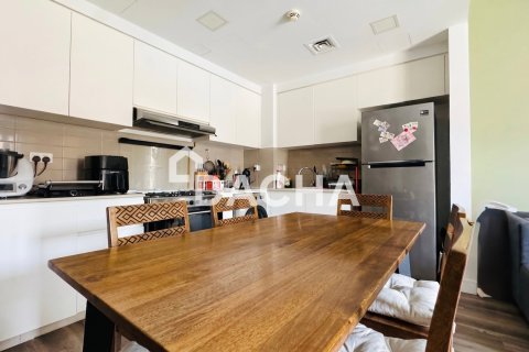 Квартира с 2 спальнями в Zahra Breeze Apartments, ОАЭ №167655 5