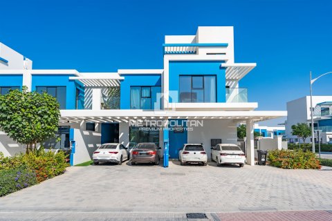 5 bedrooms Townhouse No. 130001 2