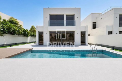 Вилла с 5 спальнями в Jumeirah Park, ОАЭ №209427
