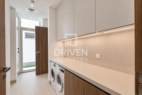 Вилла с 5 спальнями в Jumeirah Park, ОАЭ №209427 25
