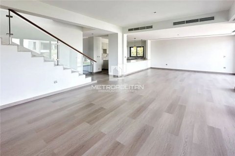 Вилла с 5 спальнями №128931 3