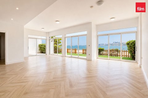 Villa de 5 chambres à Palm Jumeirah, UAE No. 205810