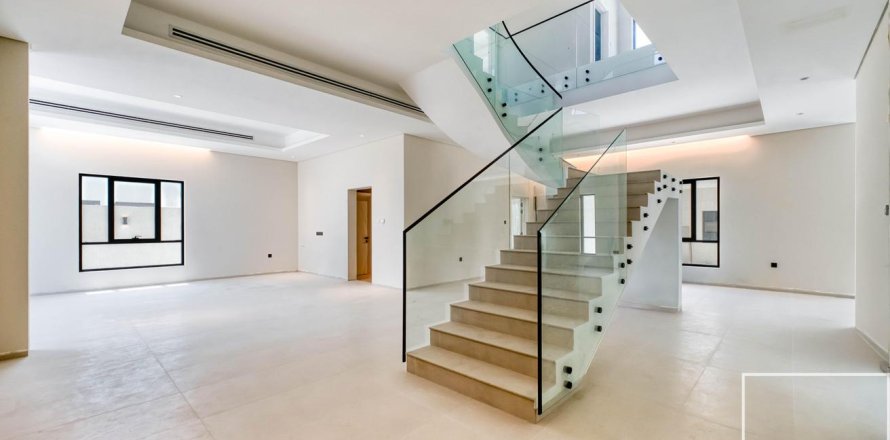 4 bedrooms Villa in Dubai, UAE No. 194739