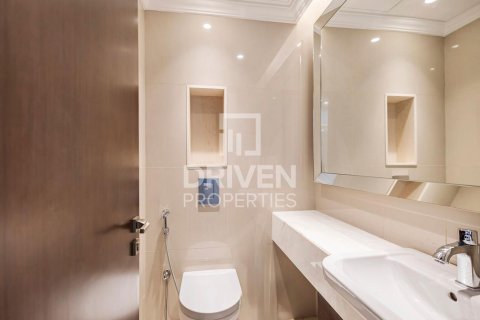 Квартира с 2 спальнями в The Address Residence Fountain Views, ОАЭ №192263 13