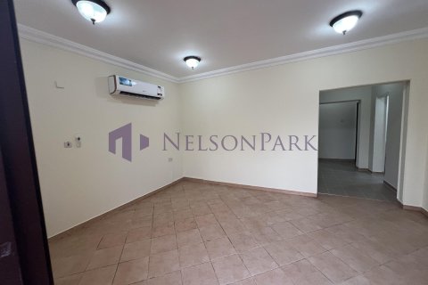 5 bedrooms Villa in Doha, Qatar No. 60932 9