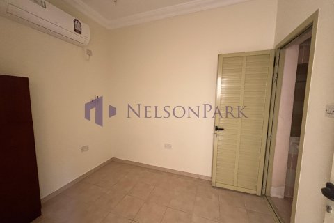 5 bedrooms Villa in Doha, Qatar No. 60932 10