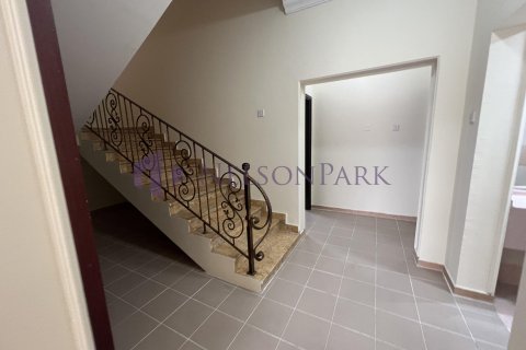 5 bedrooms Villa in Doha, Qatar No. 60932 14