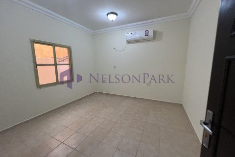 5 bedrooms Villa in Doha, Qatar No. 60932 6